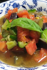 冷たい夏野菜のスープ