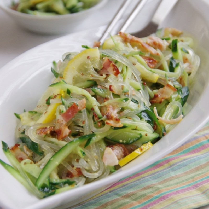 スパイシーなキュウリのサラダのレシピ