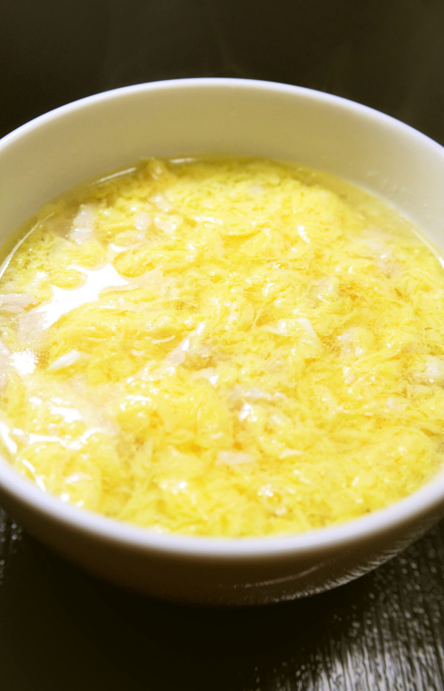 鶏皮の旨味とコラーゲンたっぷり！卵スープの画像