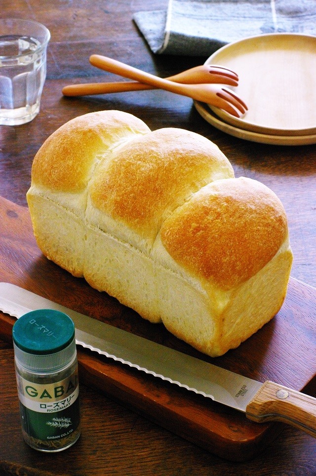普段のパウンド型deローズマリー食パンの画像