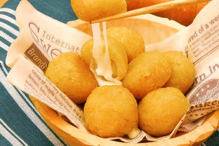 サッポロポテトチーズボール レシピ 作り方 By サッポロポテト公式 クックパッド 簡単おいしいみんなのレシピが352万品