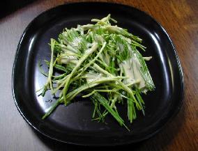 姫ねぎサラダ・ごまマヨドレッシング__Himenegi(extrafine leek) Salad with Sesame Oil Mayonnaise Dressingの画像