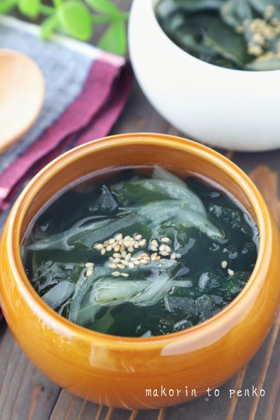 簡単！玉ねぎとわかめの中華スープの写真