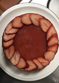 苺のメープルレアチーズケーキ