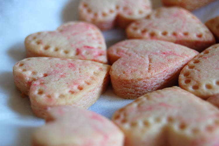 さくさくピンクのマーブルクッキー レシピ 作り方 By そら色カフェ クックパッド 簡単おいしいみんなのレシピが359万品