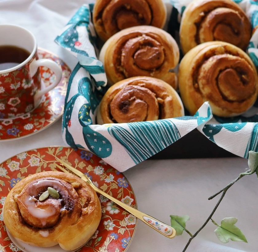 スロークッカーシナモンロールキャセロールのレシピ