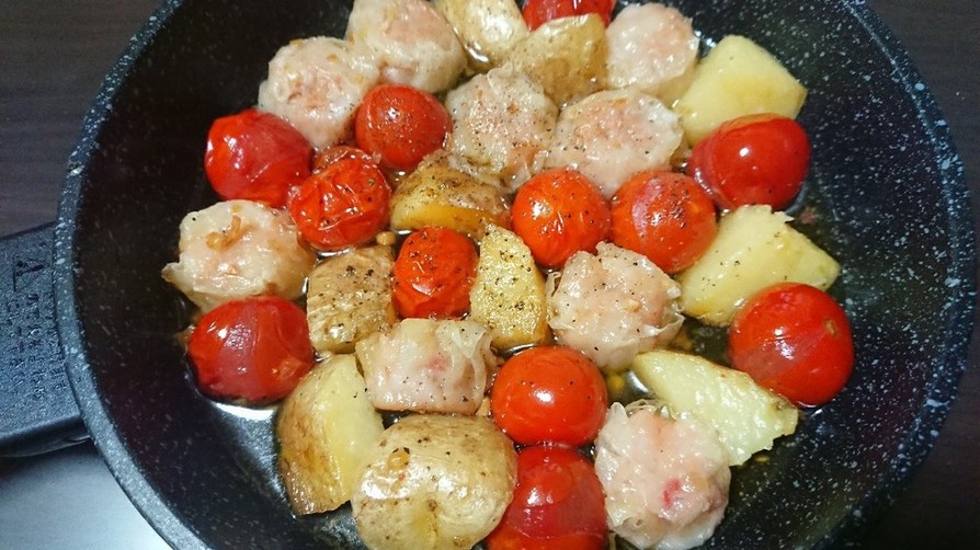 カニ焼売・トマト・ポテトdeアヒージョの画像