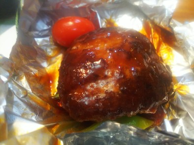 簡単美味・ハンバーグのホイル包み焼きの写真