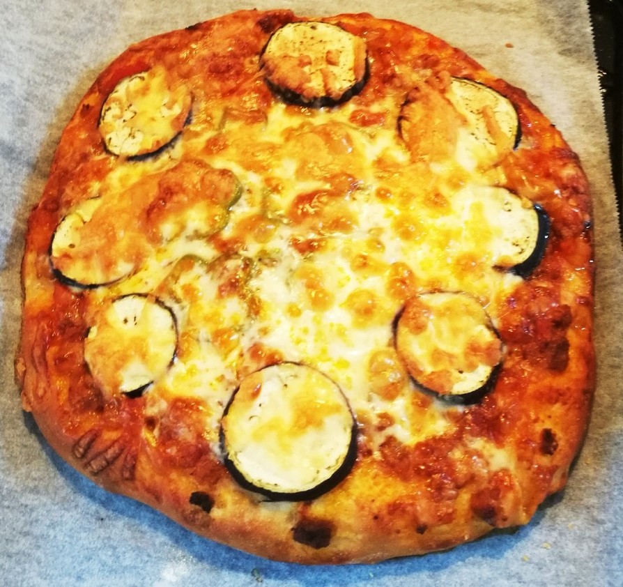 パン焼き器の生地作成コースを利用したピザの画像