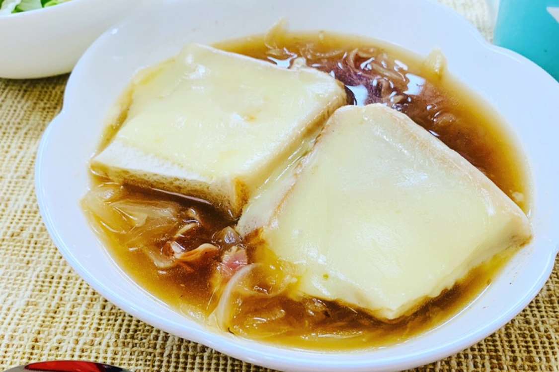 簡単 食パンでオニオングラタンスープ レシピ 作り方 By ゆめころん クックパッド 簡単おいしいみんなのレシピが378万品