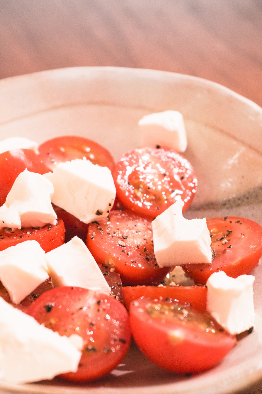 ミニトマトとクリームチーズのカプレーゼ風の画像