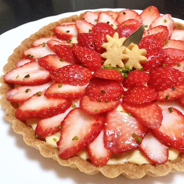 母の日ケーキ いちごのカスタードタルト レシピ 作り方 By Mami クックパッド 簡単おいしいみんなのレシピが350万品