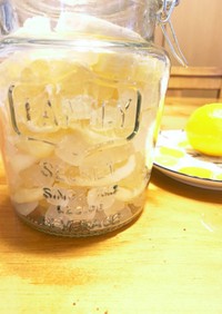 簡単！氷砂糖とレモン 手作りレモネード