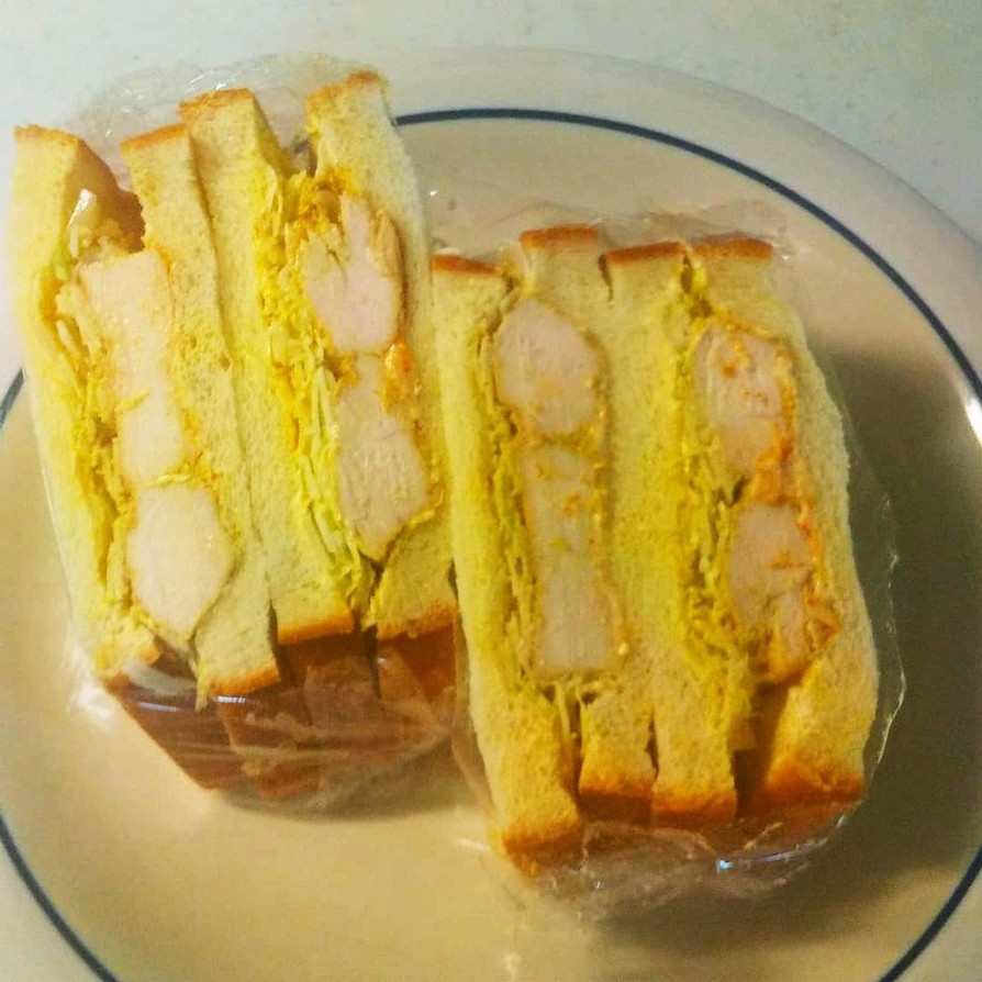 スパイシーチキンのサンドイッチの画像