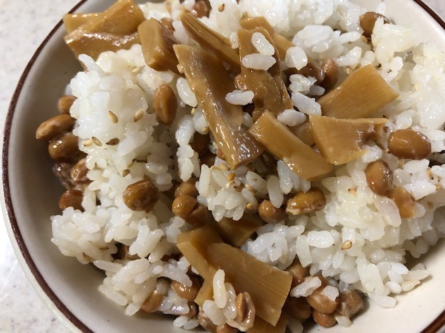 納豆とメンマの混ぜご飯の画像