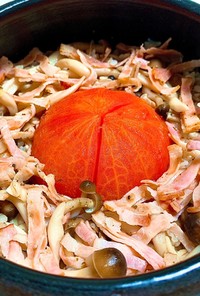 丸ごとトマトのイタリアン風土鍋ご飯
