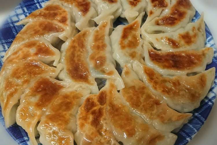 やっぱりこの味 母親直伝 ウチの餃子 レシピ 作り方 By クック ジョージ クックパッド 簡単おいしいみんなのレシピが352万品