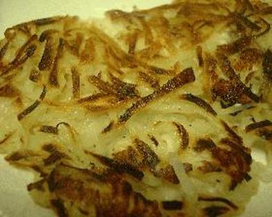 白身魚とジャガイモのカリカリ焼きの写真