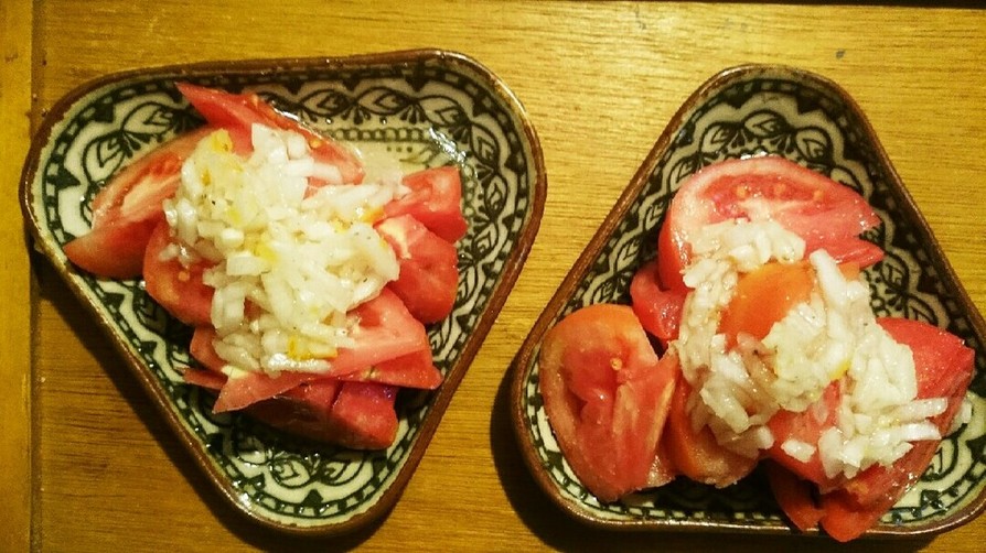 トマトサラダ♪新玉ねぎドレッシングの画像