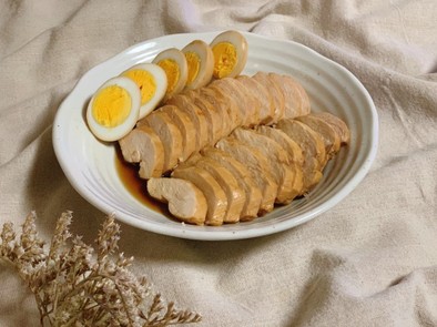 簡単☆お鍋で煮込む♫鶏ムネ肉チャーシューの写真