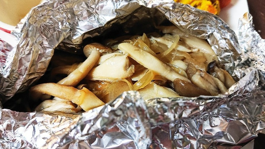 ガーリックバター醤油風味の鮭ホイル焼きの画像