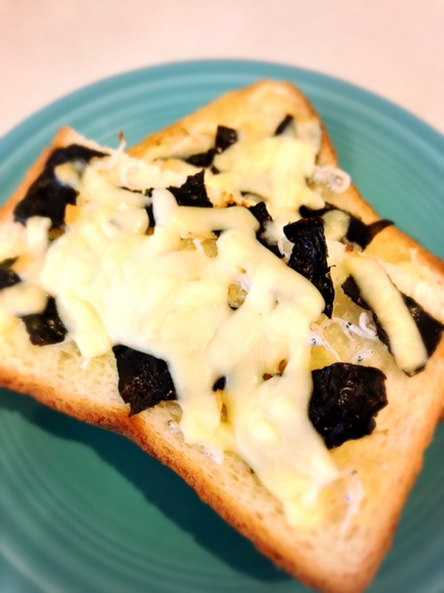 簡単☆香ばし醤油のしらすチーズトーストの画像