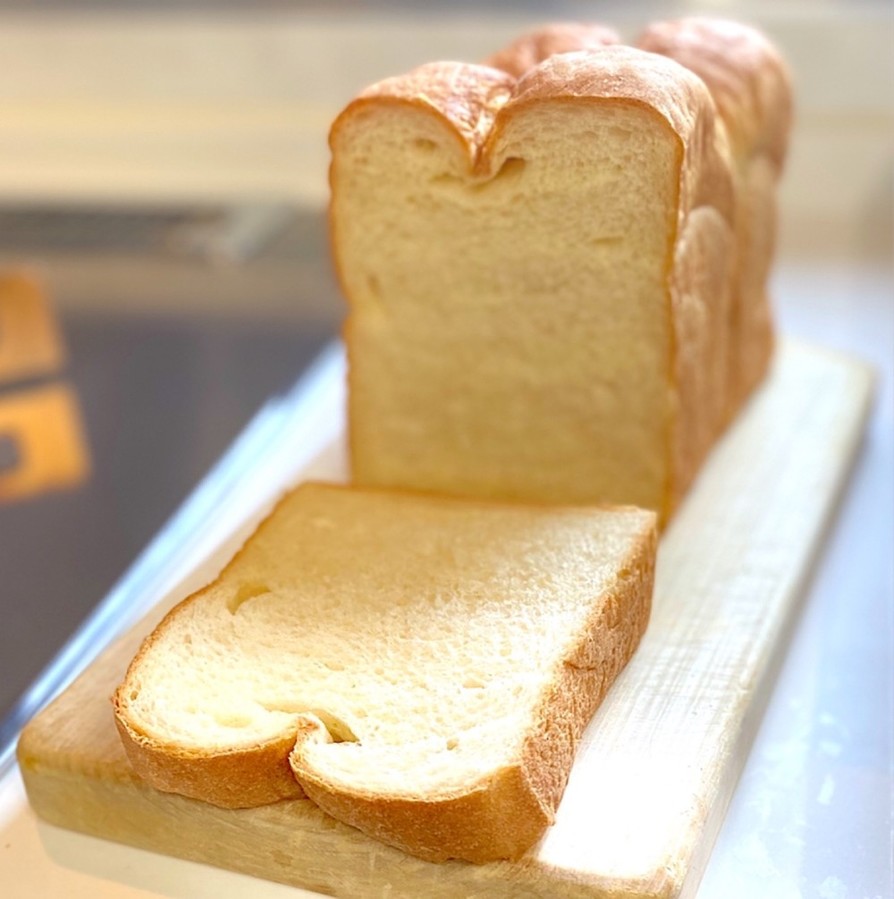ミルクたっぷり✨バタートップ食パンの画像