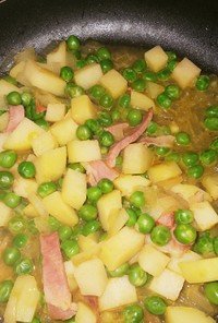グリンピースとジャガイモのカレー風味煮