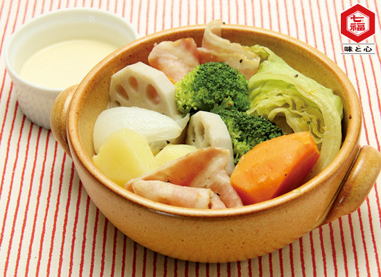 野菜とベーコンのオリーブオイル蒸しの画像