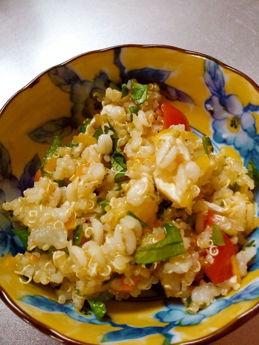 鶏ひき肉とキヌアのサラダのレシピ