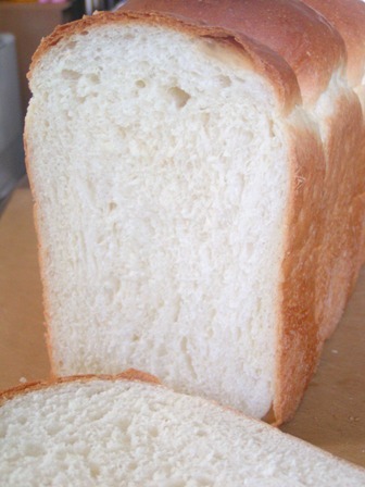サンドイッチ用の食パンの画像