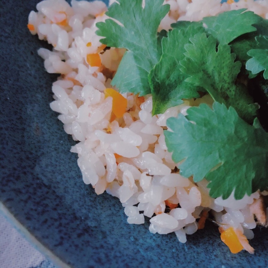 炊飯器で簡単！アジア風炊き込みご飯の画像