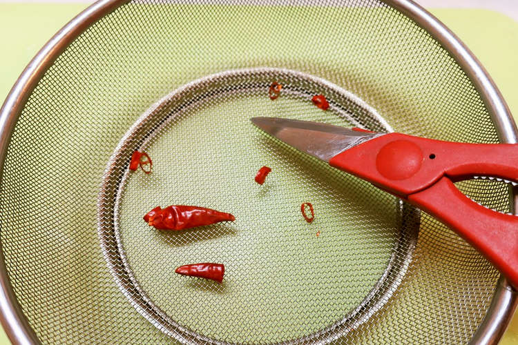 簡単飛び散らない唐辛子の輪切り レシピ 作り方 By アイリッシュショコラ クックパッド 簡単おいしいみんなのレシピが357万品