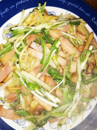 水菜としめじの和風ペペロンチーノの写真