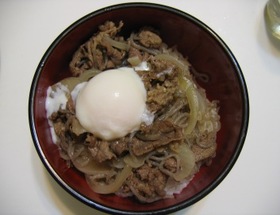 温玉のっけ牛丼