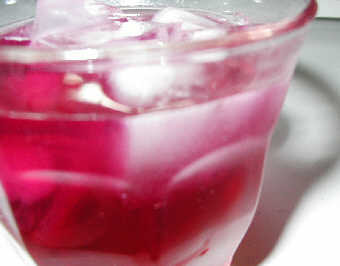 とってもきれい！赤紫蘇ジュースの画像