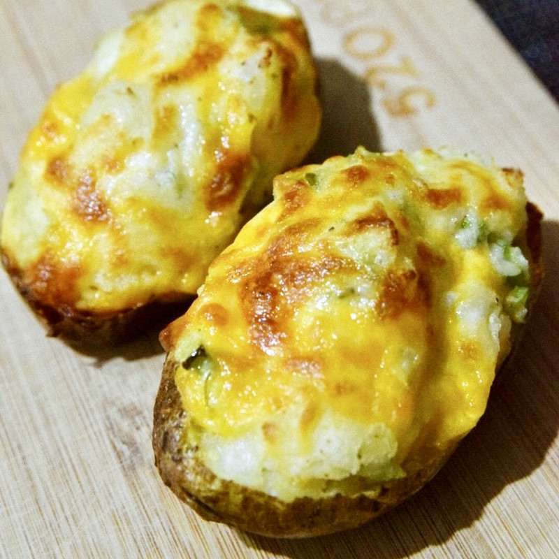 ローデッドターキーサンタフェのベイクドポテトの皮のレシピ