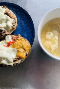 鯖味噌缶オープンサンドと卵スープ　朝ご飯