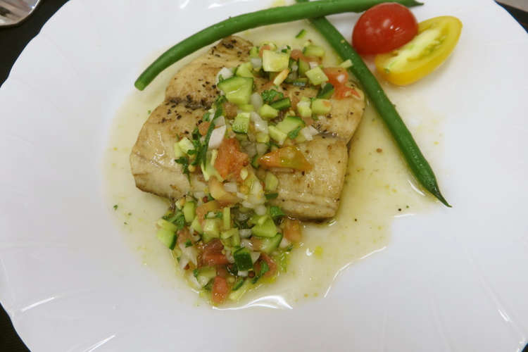 白身魚のソテー 夏野菜ソース レシピ 作り方 By 新発田市100彩食堂 クックパッド 簡単おいしいみんなのレシピが371万品