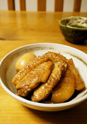 おふくろの味☆手羽先と大根の煮物の写真