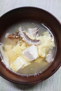 椎茸と卵豆腐のかき玉汁(^○^)