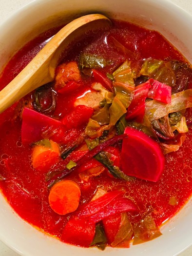 真っ赤な美肌ビーツスープの写真
