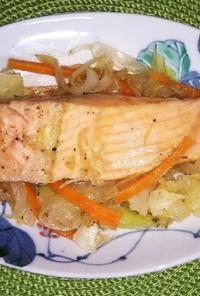 【ヘルシー♪】野菜いっぱい鮭の蒸し焼き