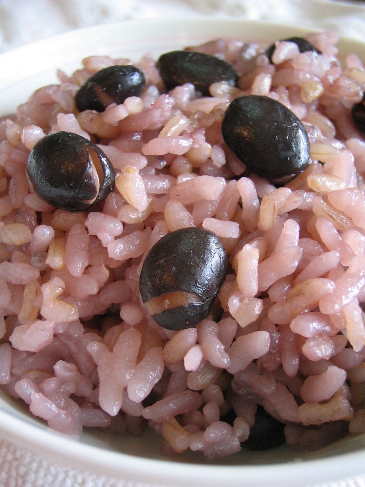 綺麗な紫色♪発芽玄米入り黒豆ご飯の画像
