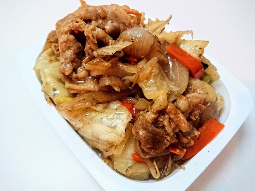 パックご飯で作る「肉野菜炒めご飯」の画像