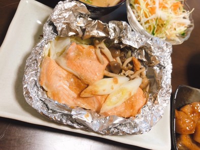 味噌バターがたまらない　鮭のホイル焼きの写真