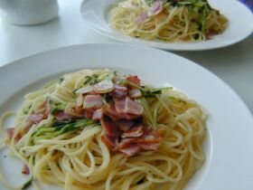 シャキシャキ野菜の黒こしょうパスタ☆