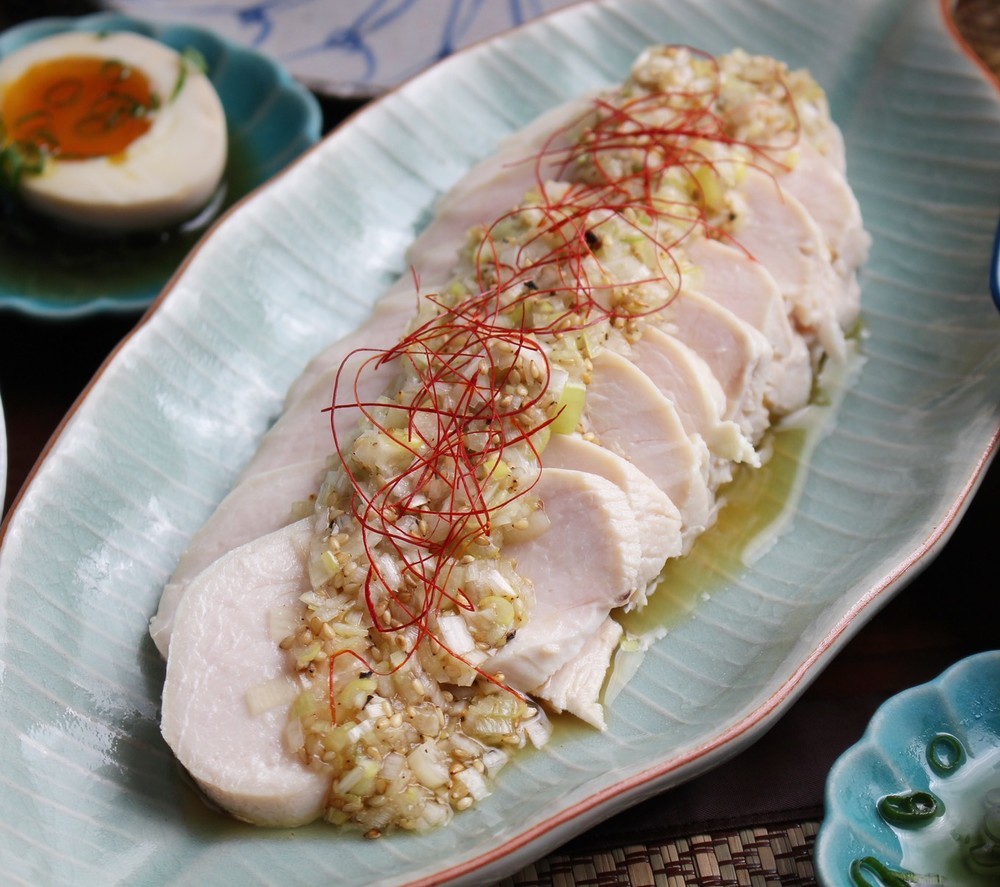 しっとり柔らか 鶏胸肉の茹で鶏ネギ塩ダレ レシピ 作り方 By 料理家北村みゆき クックパッド