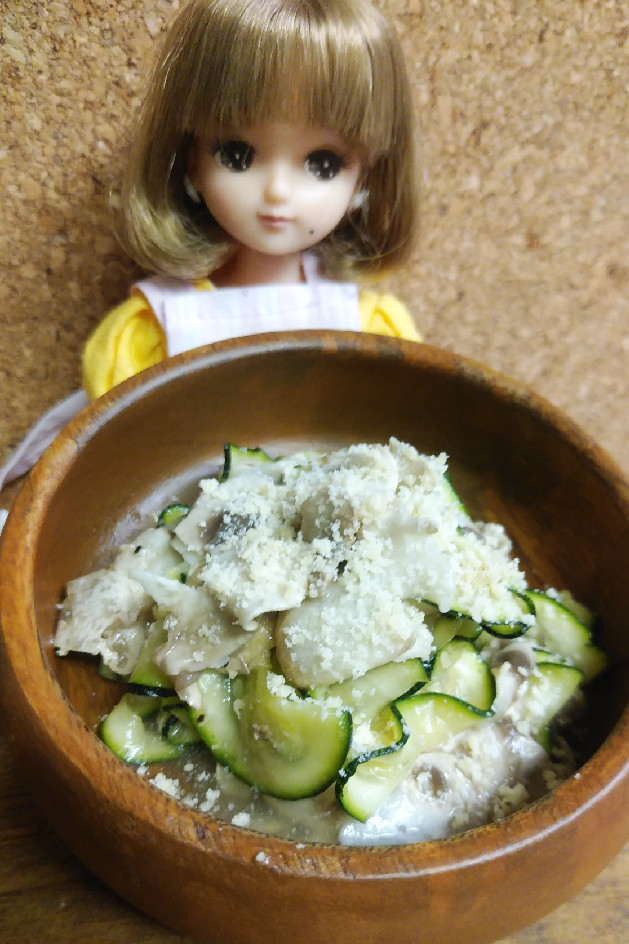 リカ♡ズッキーニとマッシュルーム生サラダの画像