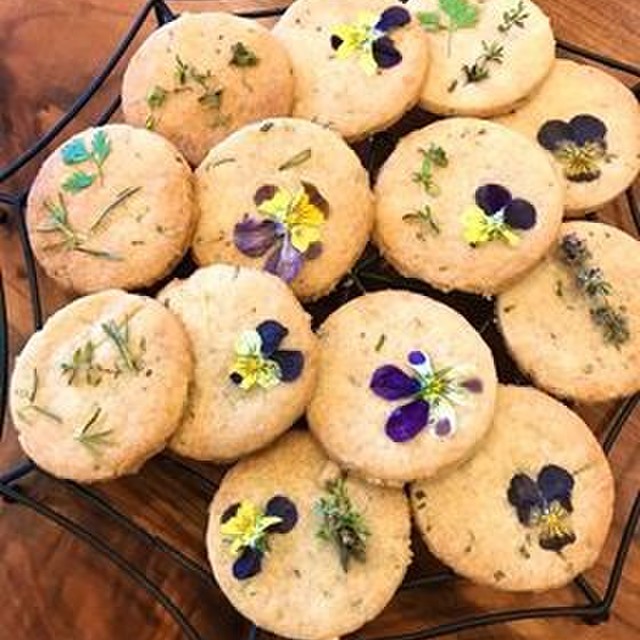 お花とハーブのクッキー レシピ 作り方 By Ayacafe53 クックパッド